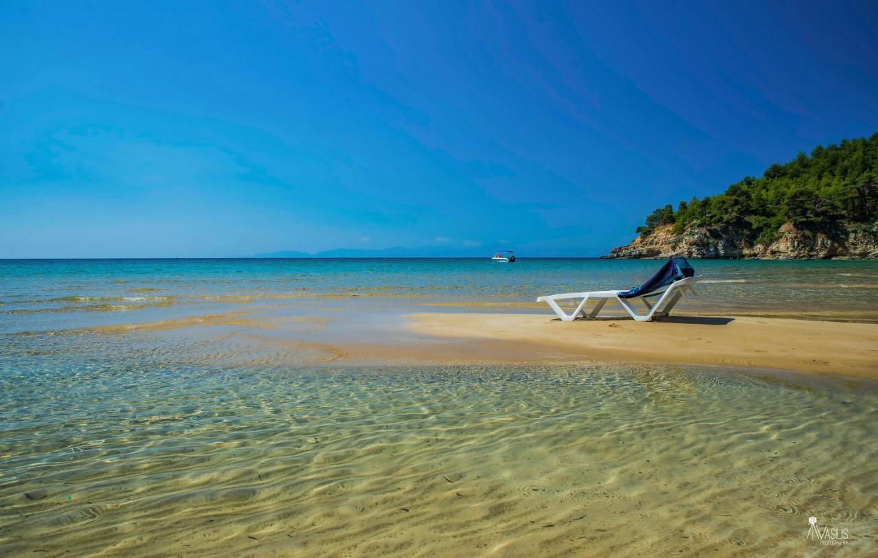 Alonissos Beach Bungalows And Suites Hotel Alónnisos Exterior foto